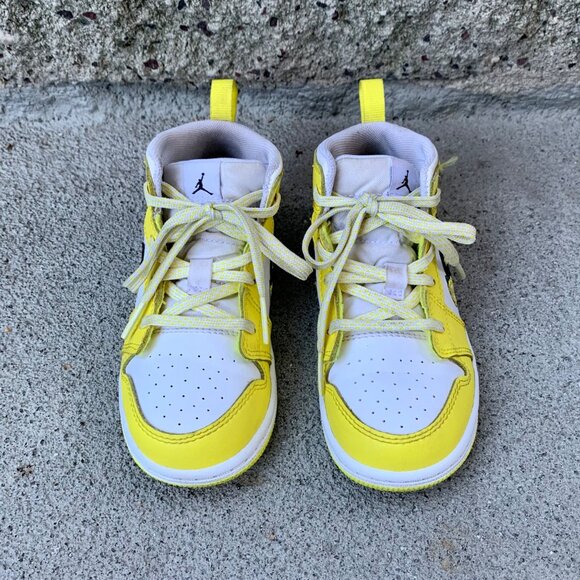 NIKE Air Jordan 1 Girls 9 9C Mid SE Yellow Floral Sneakers Toddler Rose Patch - Picture 3 of 12